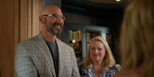 Corey Stoll and Elisabeth Moss in Imperfect Women
