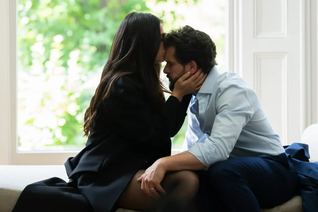 Marisa Abela and Kit Harington in Industry Season 4